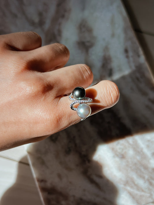 Tide Curve — 8.5-9.5mm Double Tahitian Pearl Ring